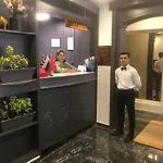 Hotel Adora 3*