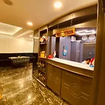 Hotel Adora 3*