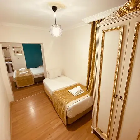 Adora Hotel 3*