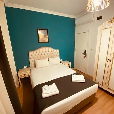 Otel Adora 3*