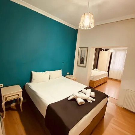 Adora Hotel 3*