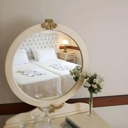 Adora Hotel 3*