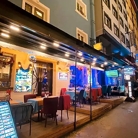 Hotel Adora